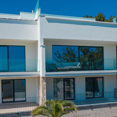 Villa The Boat With Rooftop Pool マトゥリ エクステリア 写真