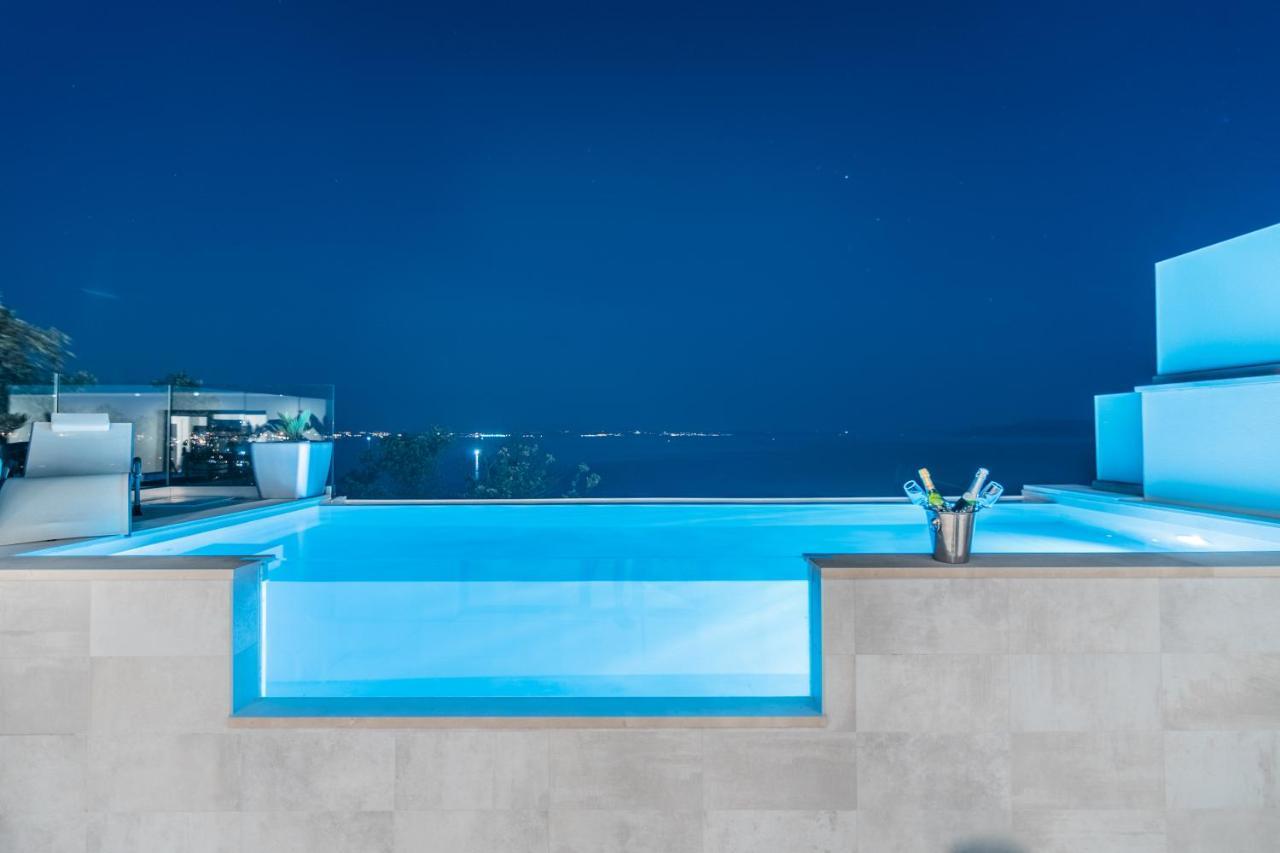 Villa The Boat With Rooftop Pool マトゥリ エクステリア 写真