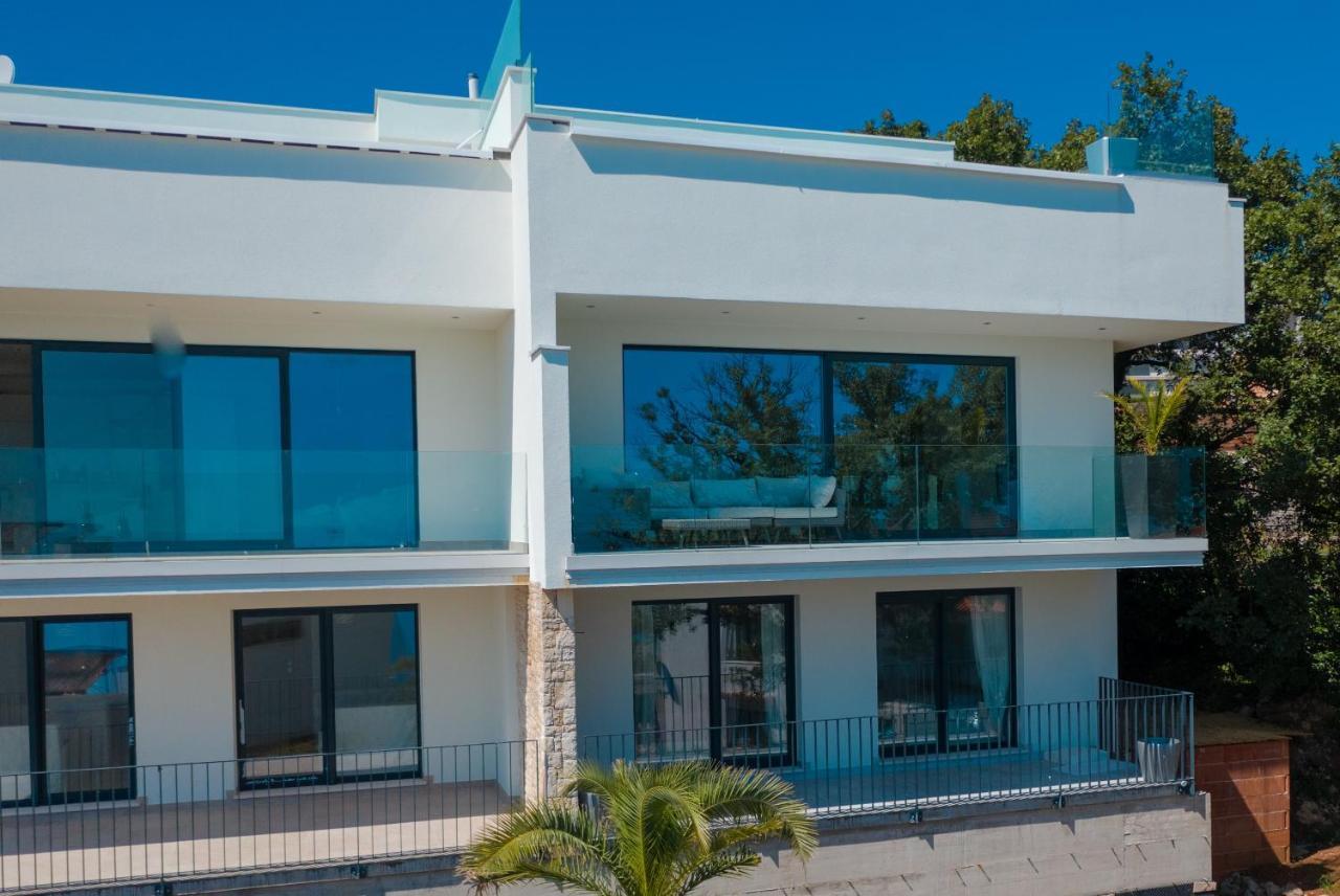 Villa The Boat With Rooftop Pool マトゥリ エクステリア 写真