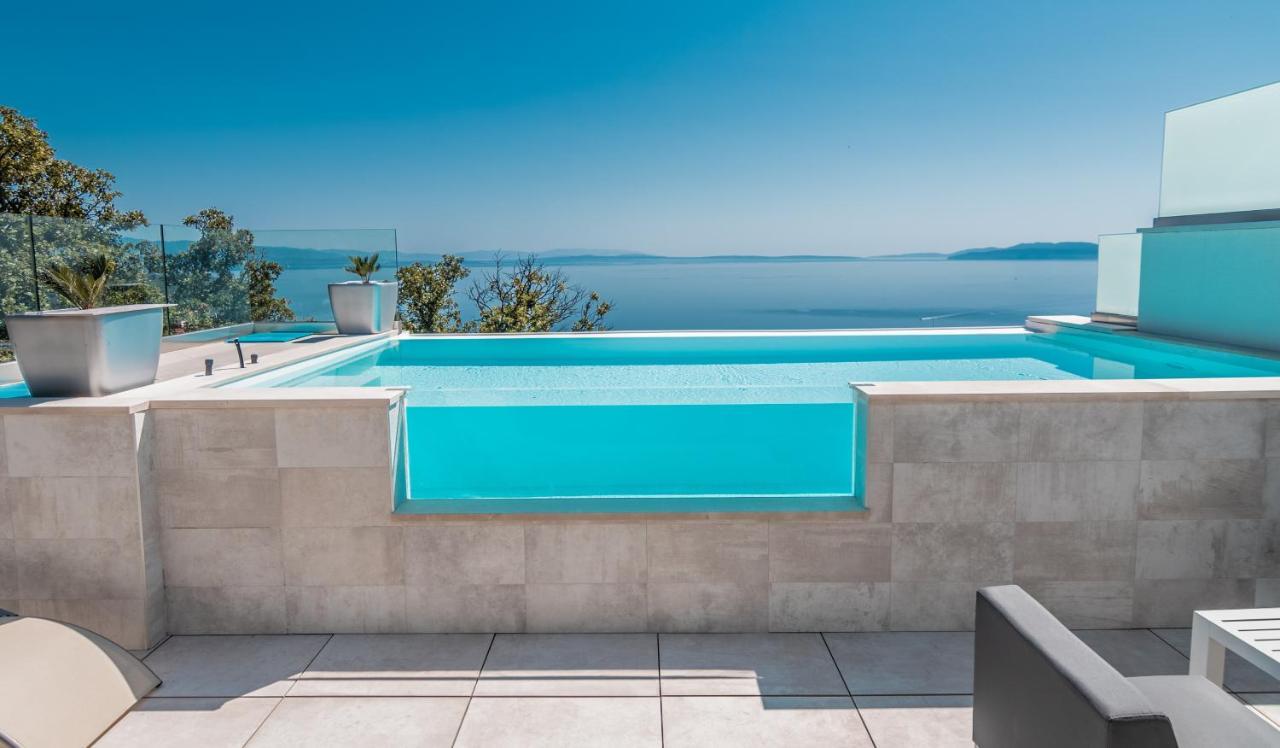 Villa The Boat With Rooftop Pool マトゥリ エクステリア 写真